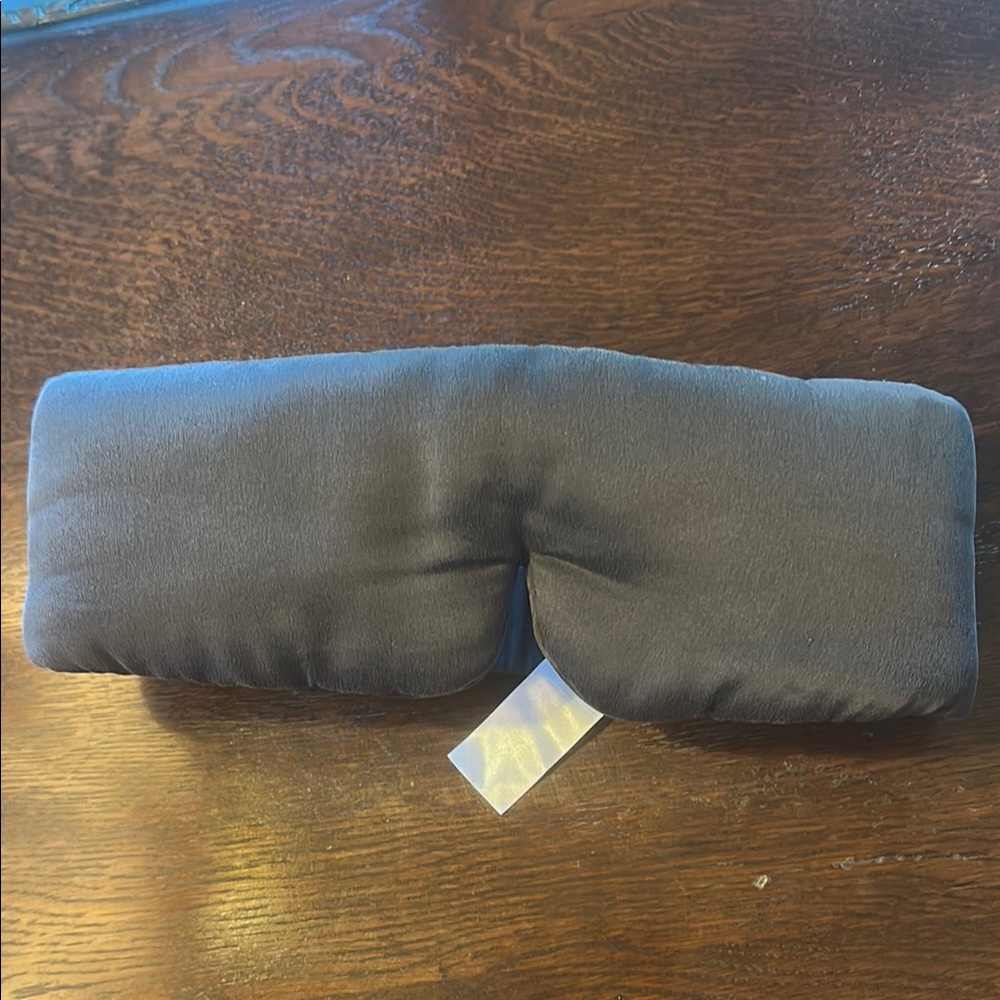 NWOT Lunya Washable Silk Sleep Mask in S